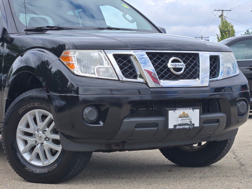 Used 2015 Nissan Frontier SV AWD/4WD image 2