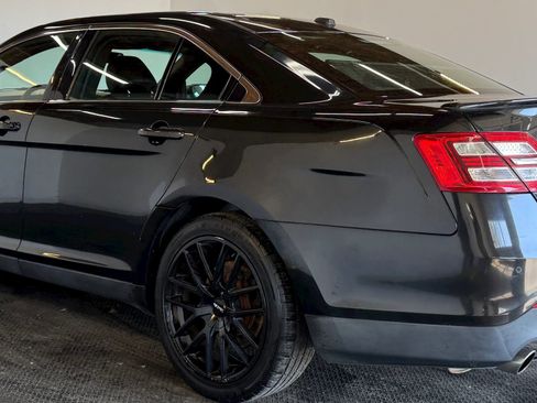 Used 2013 Ford Taurus Limited FWD image 6