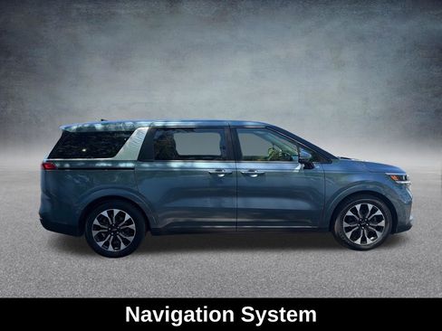 Used 2024 Kia Carnival EX FWD image 7