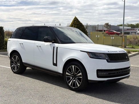 New 2026 Land Rover Range Rover SE image 7
