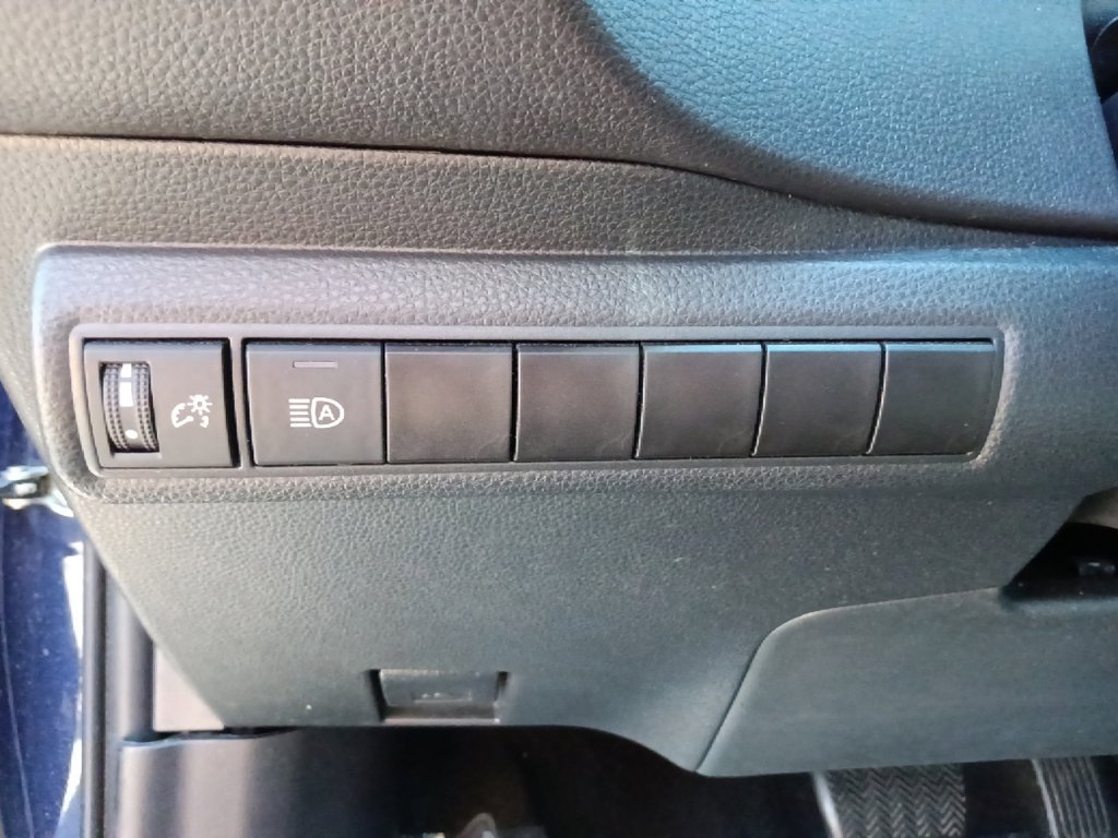 Used 2024 Toyota Corolla LE FWD image 17