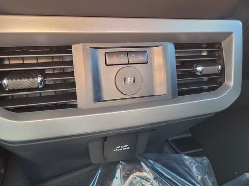 New 2026 Ford F250 4x4 Crew Cab Super Duty image 8