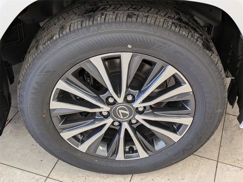 New 2025 Lexus LX 600 4WD w/ Premium Package image 16