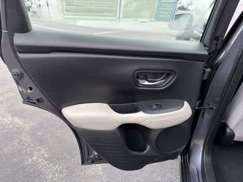 Used 2023 Honda HR-V LX image 23