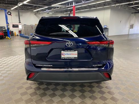 Used 2022 Toyota Highlander XLE image 10
