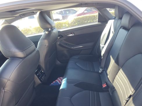 Used 2019 Toyota Avalon Touring image 11