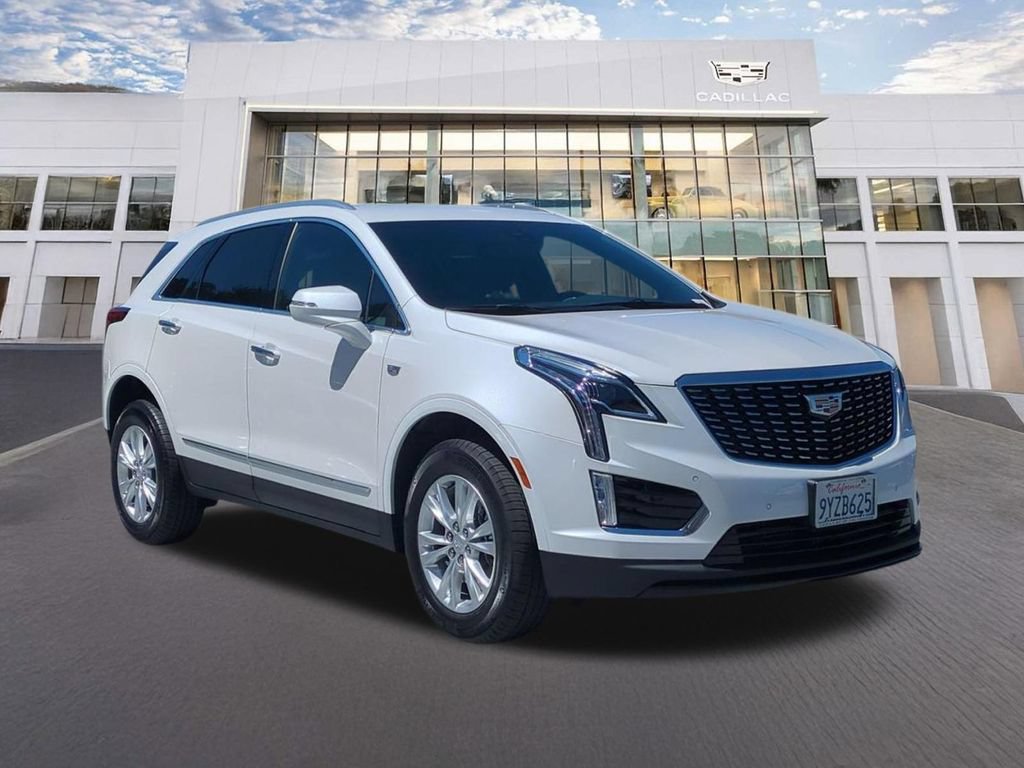 Used 2026 Cadillac XT5 Luxury w/ LPO, Floor Liner Package AWD/4WD image 3