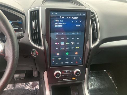 Used 2024 Ford Edge SEL image 17