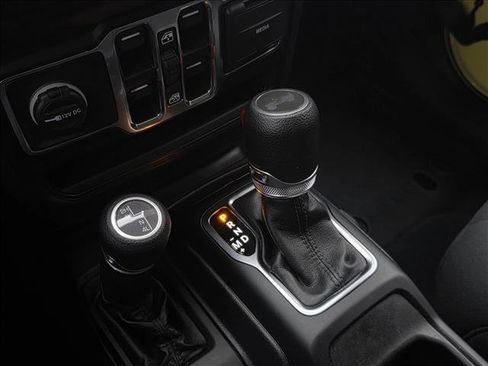 Used 2022 Jeep Wrangler Unlimited Sport image 21