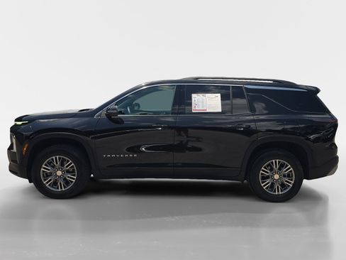 Used 2025 Chevrolet Traverse LT AWD/4WD image 2