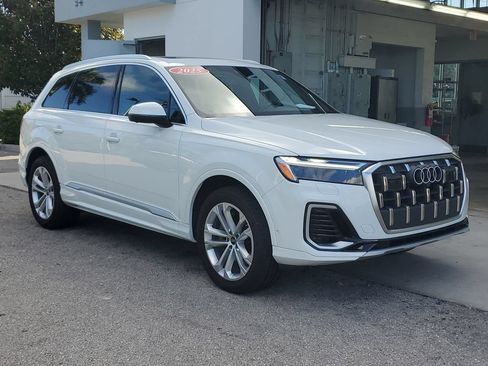 Certified 2025 Audi Q7 3.0T Premium Plus AWD/4WD image 2