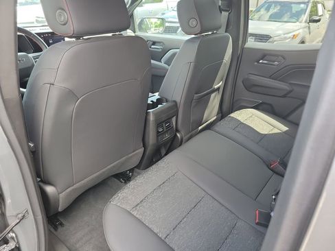 Used 2023 Chevrolet Colorado Z71 w/ Z71 Convenience Package 2 AWD/4WD image 16