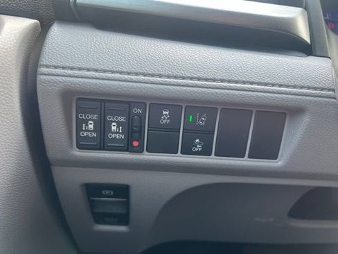 Used 2019 Honda Odyssey EX image 12