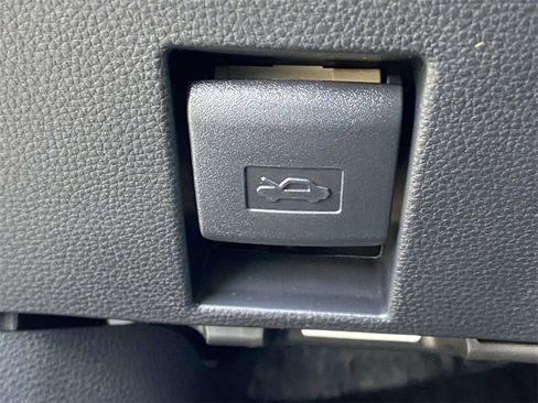 Used 2025 Toyota Corolla XSE image 27