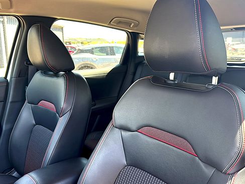 Certified 2025 Nissan Kicks SR FWD image 7