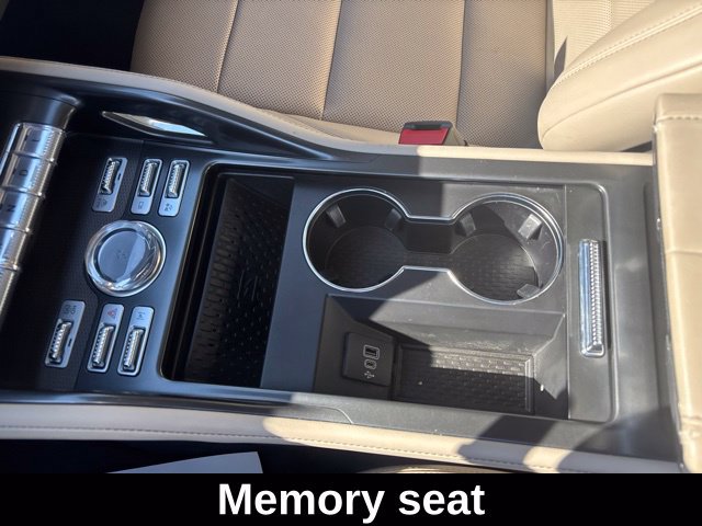 Used 2024 Lincoln Nautilus Premier AWD/4WD image 23