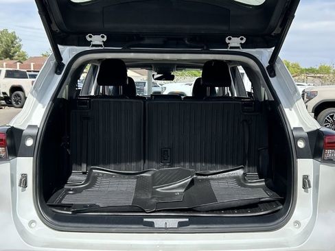 Used 2023 Toyota Highlander Limited image 27