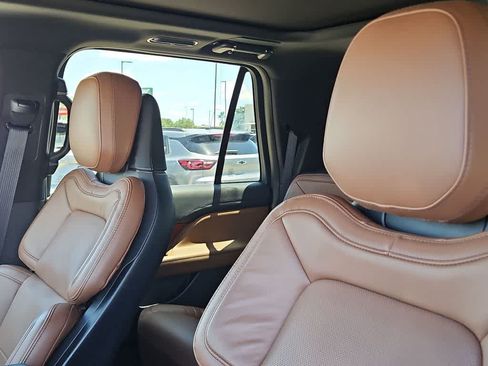 Used 2024 Lincoln Navigator L Reserve AWD/4WD image 15
