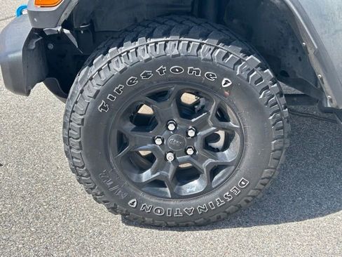 Used 2023 Jeep Wrangler Unlimited w/ Cold Weather Group AWD/4WD image 12