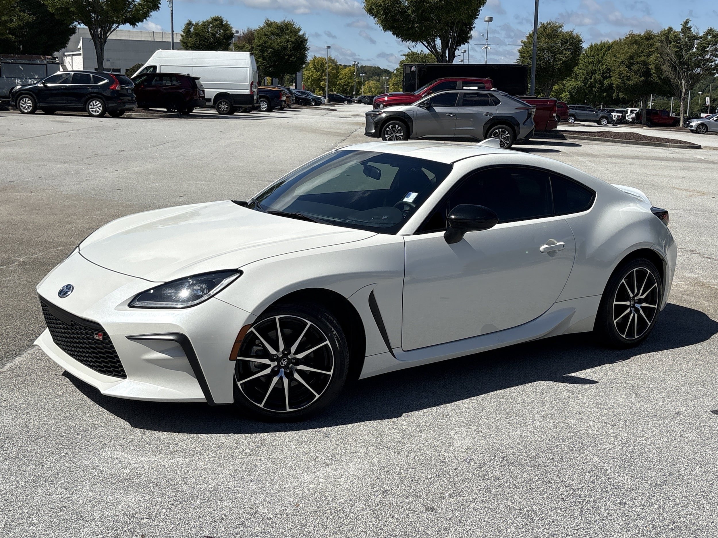 Used 2022 Toyota GR86 RWD image 1