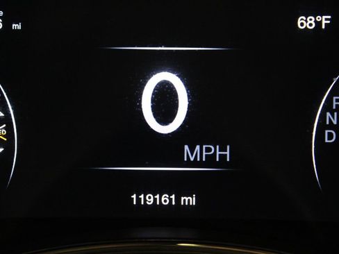 Used 2018 Jeep Grand Cherokee Laredo AWD/4WD image 10