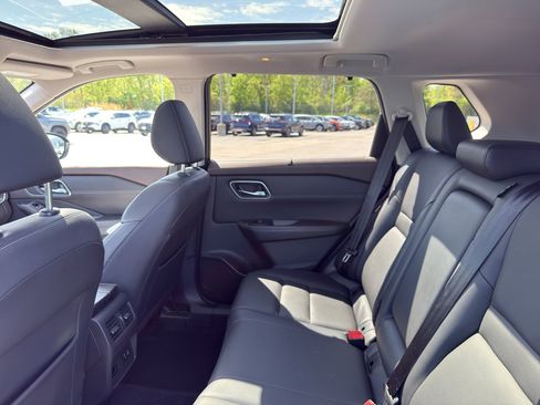 Certified 2021 Nissan Rogue SL AWD/4WD image 33