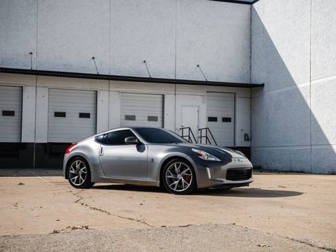 Used 2014 Nissan 370Z Coupe w/ Sport Package image 16