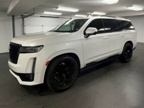Used 2023 Cadillac Escalade Sport Platinum w/ LPO, ONYX Package AWD/4WD image 4