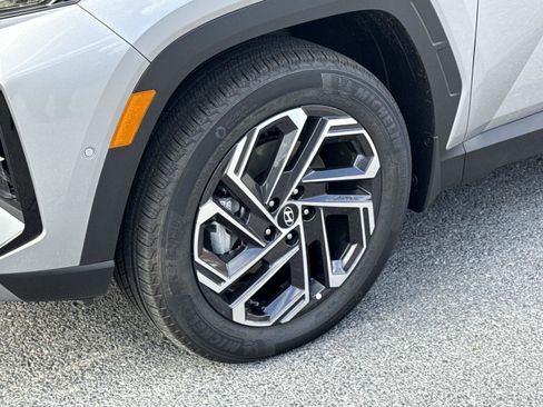 New 2025 Hyundai Tucson Limited image 18