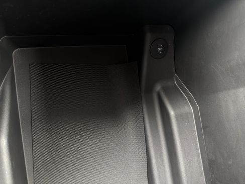 Certified 2024 Ford F150 Raptor w/ Equipment Group 803A Raptor R AWD/4WD image 29