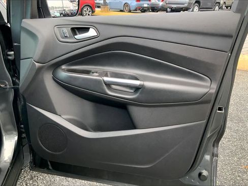 Used 2018 Ford Escape SE image 22