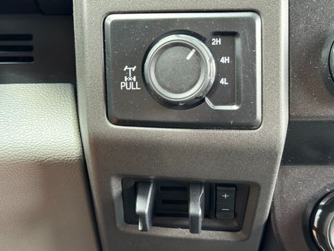 Used 2019 Ford F250 XL w/ Power Equipment Group AWD/4WD image 24