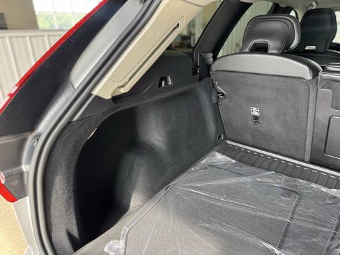 Used 2024 Volvo XC60 B5 Core image 22