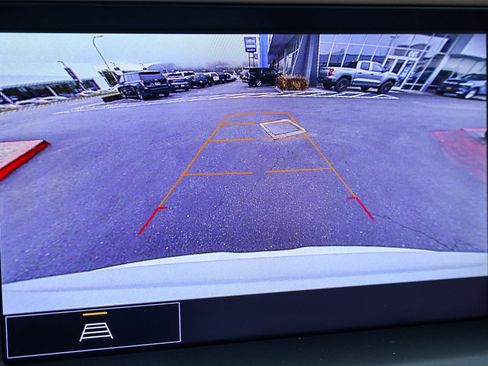 Used 2023 GMC Acadia Denali AWD/4WD image 5