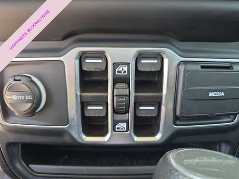 Certified 2023 Jeep Gladiator Sport AWD/4WD image 16