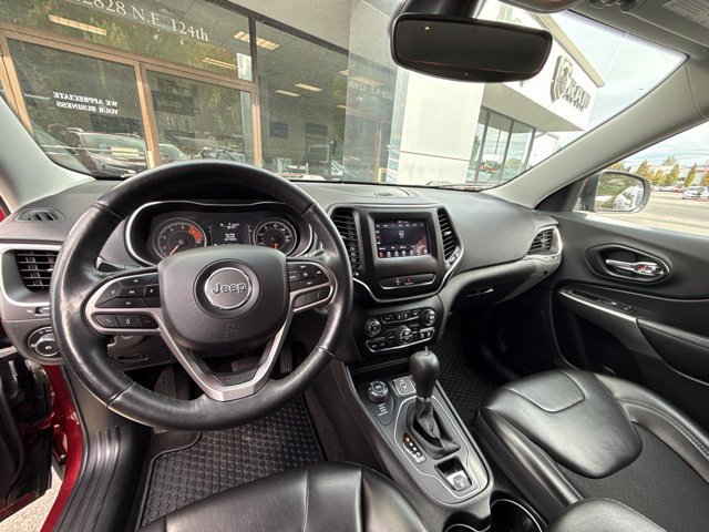 Used 2019 Jeep Cherokee Latitude Plus w/ Comfort/Convenience Group AWD/4WD image 11
