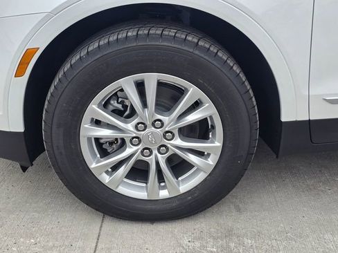 New 2026 Cadillac XT5 Luxury image 9