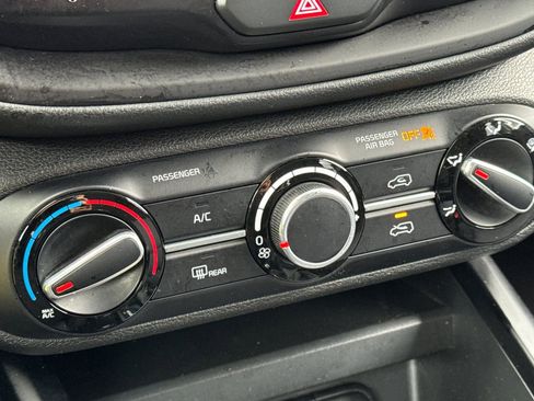 Used 2023 Kia Soul LX w/ LX Technology Package image 21