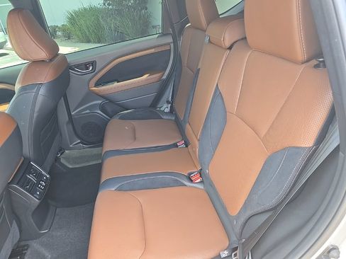 Used 2025 Subaru Forester Touring AWD/4WD image 39