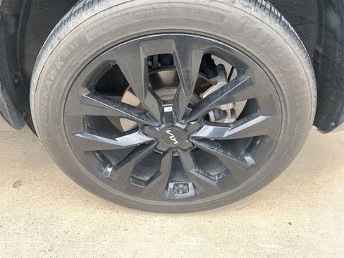 Used 2023 Kia Sorento SX AWD/4WD image 13