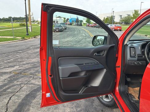 Used 2016 Chevrolet Colorado Z71 AWD/4WD image 10