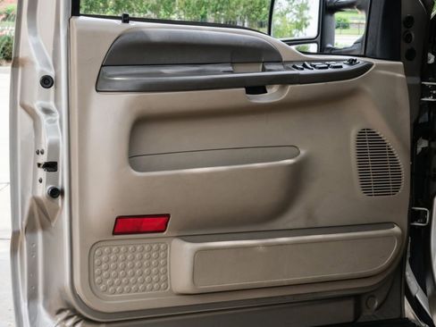 Used 2003 Ford F350 XLT RWD image 36