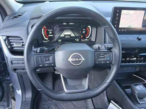Used 2025 Nissan Rogue SL w/ SL Premium Package FWD image 15