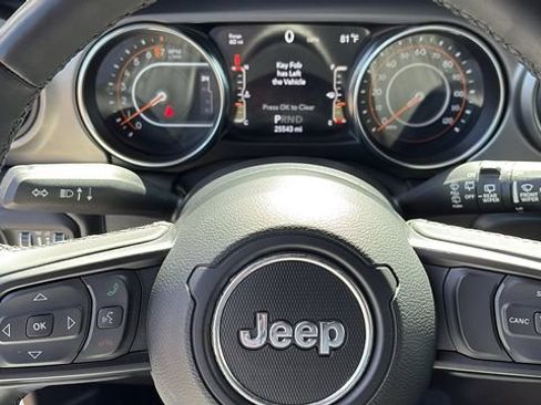 Used 2022 Jeep Wrangler Unlimited Sport w/ Sun And Sound Package AWD/4WD image 10