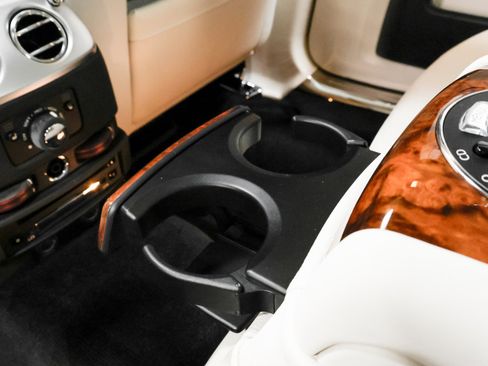 Used 2010 Rolls-Royce Ghost image 65