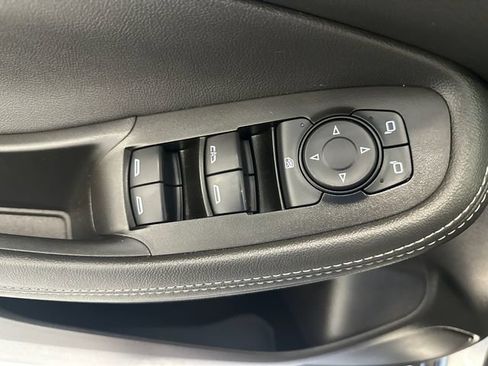 Used 2023 Buick Encore GX Preferred w/ Cold Weather Comfort Package AWD/4WD image 21