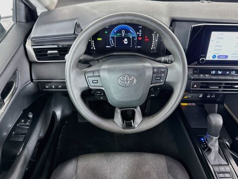 Used 2025 Toyota Camry LE FWD image 15