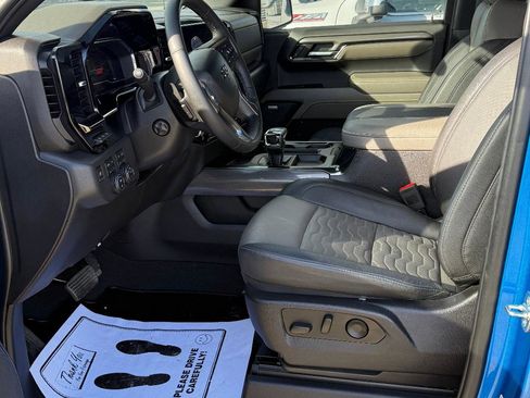 Used 2024 Chevrolet Silverado 1500 ZR2 w/ Technology Package image 6