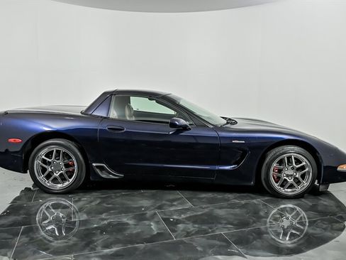 Used 2001 Chevrolet Corvette Z06 w/ Memory Pkg RWD image 10