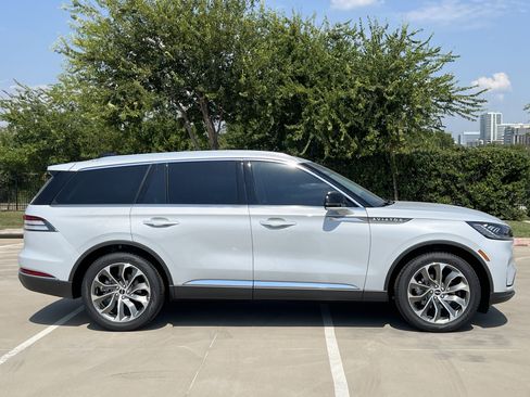New 2025 Lincoln Aviator Reserve w/ Luxury Package image 10